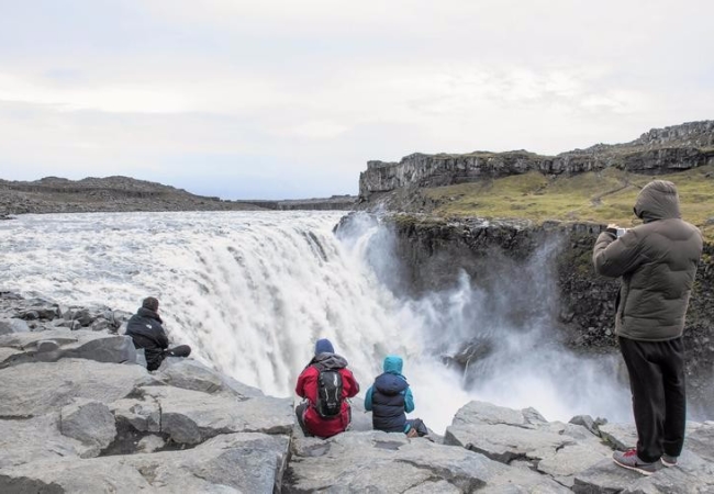 ct-ctfl-iceland1502-jpg-20141211