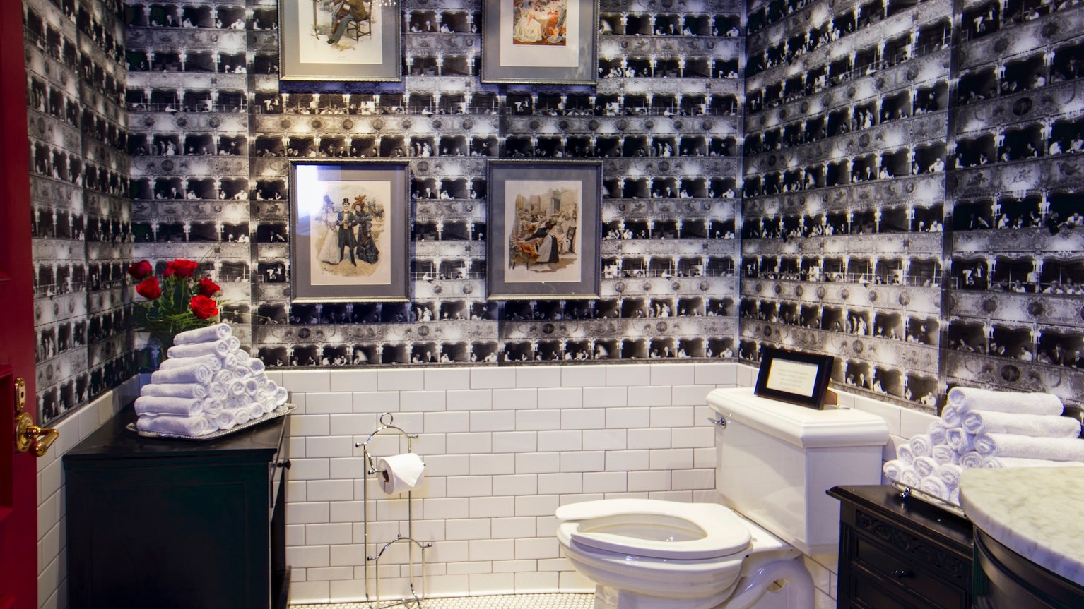 night-at-the-powder-room